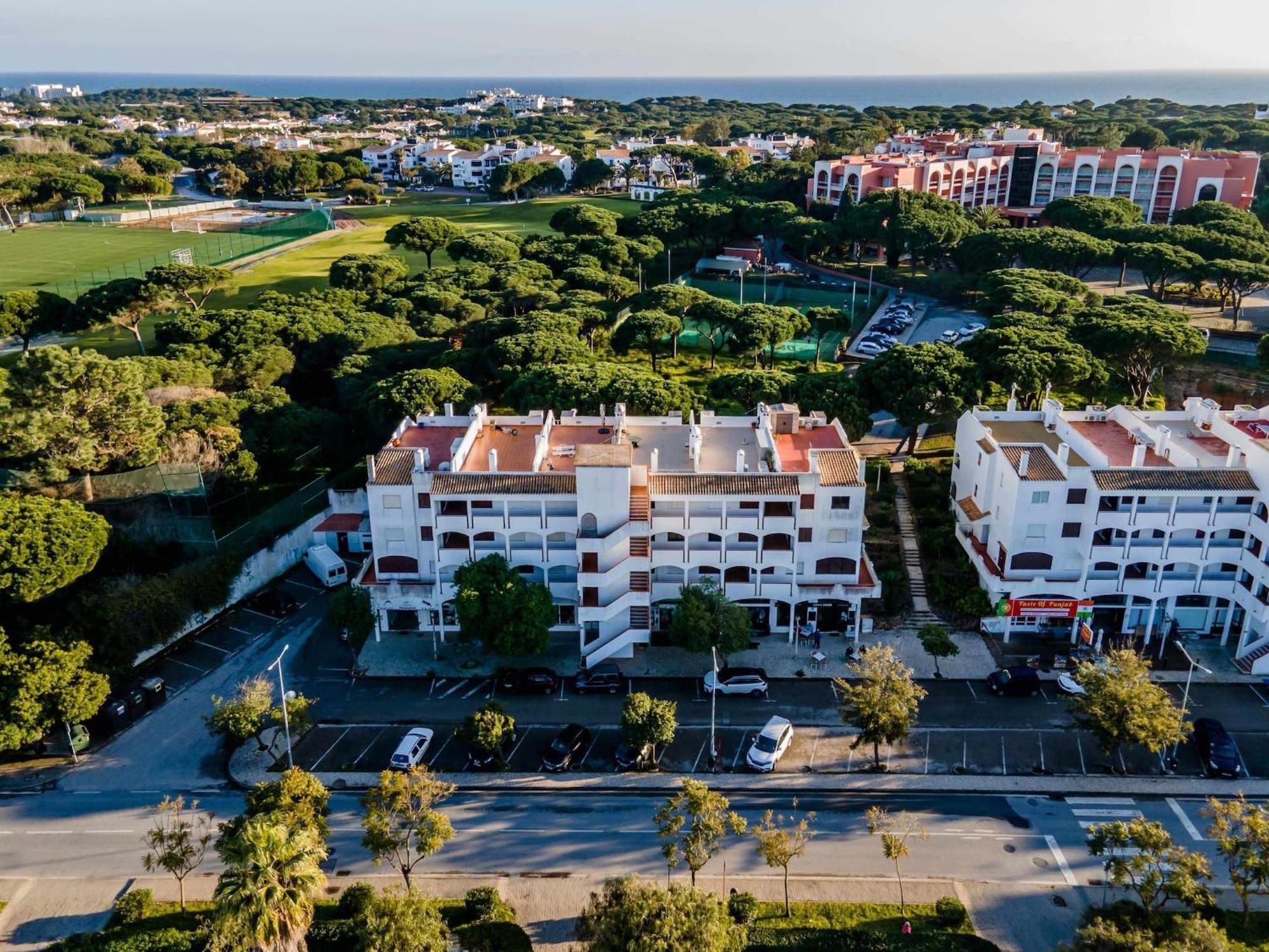 Casa Falesia T2 - Garden View - 5 Min From The Beach - Wifi オーリョス・デ・アーグァ エクステリア 写真