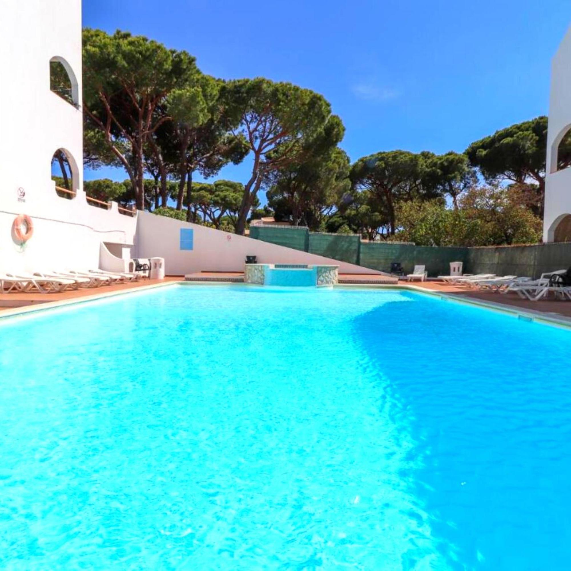 Casa Falesia T2 - Garden View - 5 Min From The Beach - Wifi オーリョス・デ・アーグァ エクステリア 写真