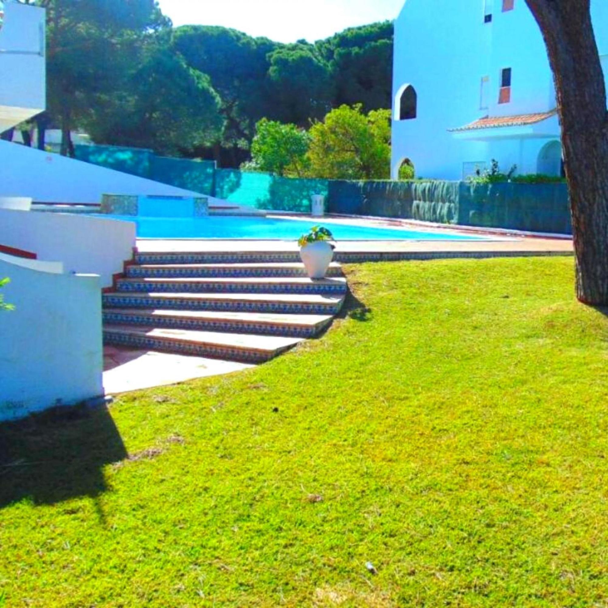 Casa Falesia T2 - Garden View - 5 Min From The Beach - Wifi オーリョス・デ・アーグァ エクステリア 写真